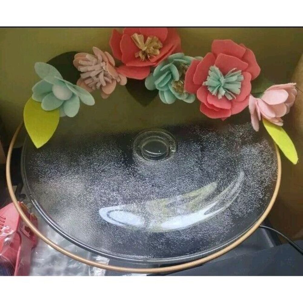 Wreath Metal Gold W/ Felt Floral Design 11 in Diameter. Great‎ For Doors Or Wall